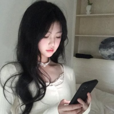 战火中的花蕾